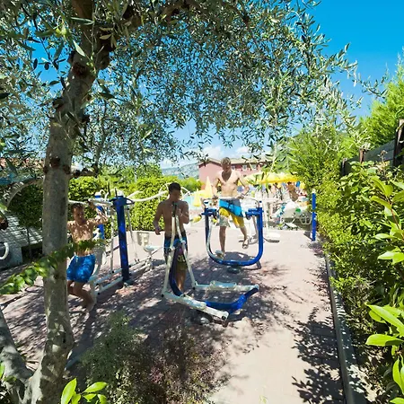 Camping Serenella 3*